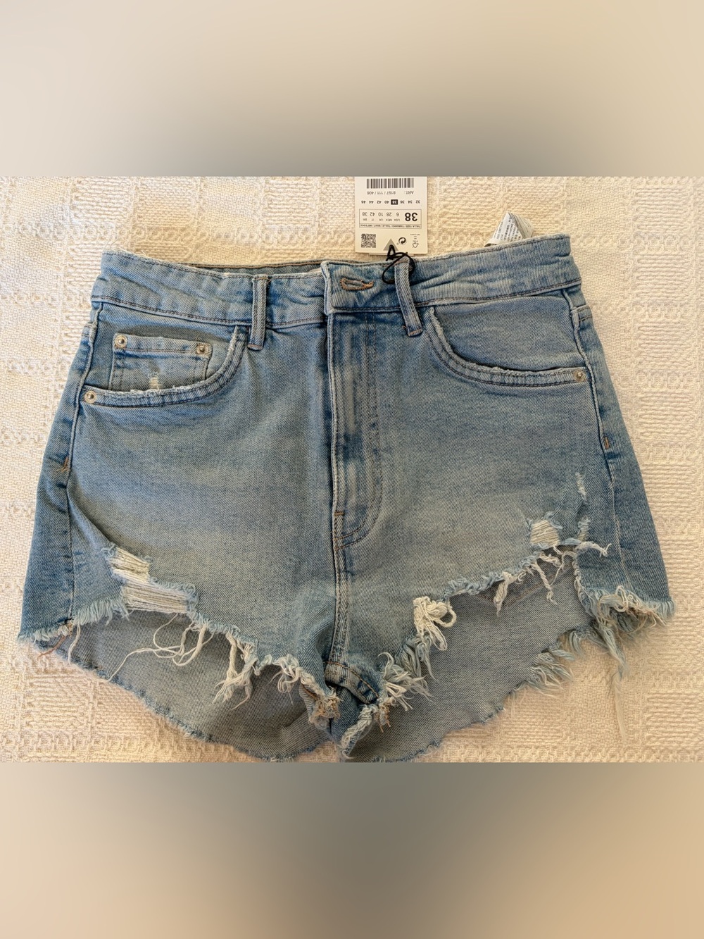 NWT Zara Raw Hem High Waist Denim Shorts Size 6